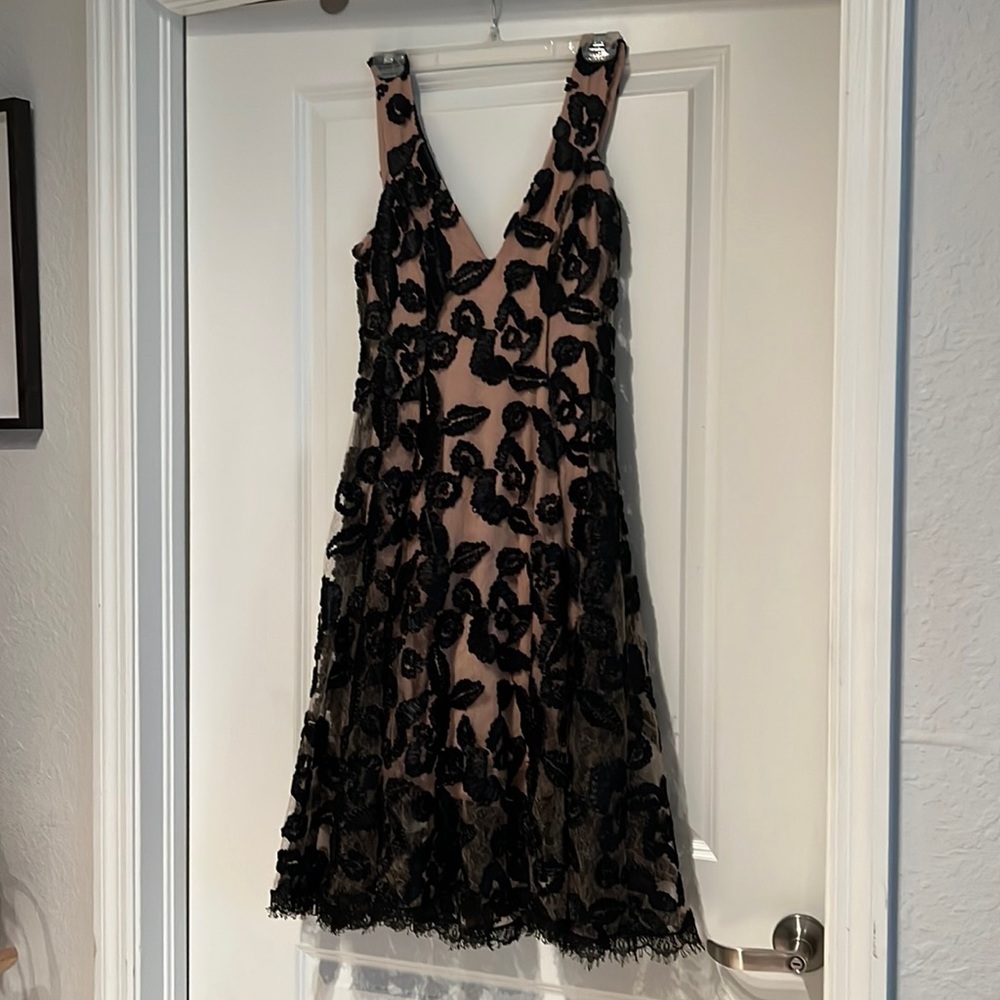 Dress the Population evening short dress, lace and nude